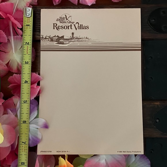 Vintage Walt Disney World Resort Villas Paper Notepad + 4 Polynesian Flower Leis - Picture 2 of 8